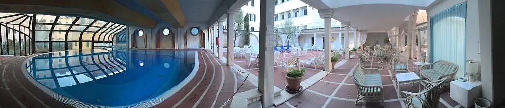 Hotel Biondi モンテカティーニ・テルメ 4*,  イタリア
