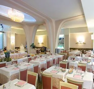 Hotel Biondi モンテカティーニ・テルメ 4*,  イタリア