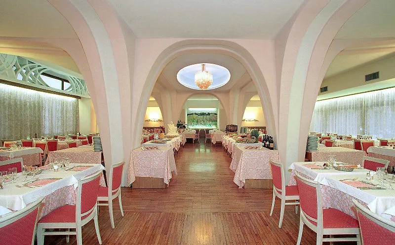 Hotel Biondi モンテカティーニ・テルメ 4*,  イタリア