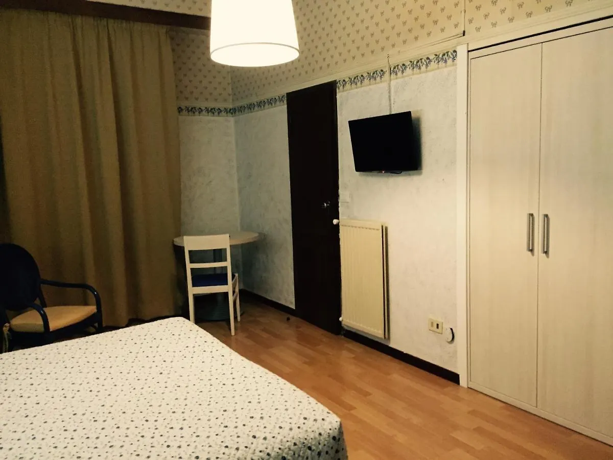 Hotel Biondi モンテカティーニ・テルメ